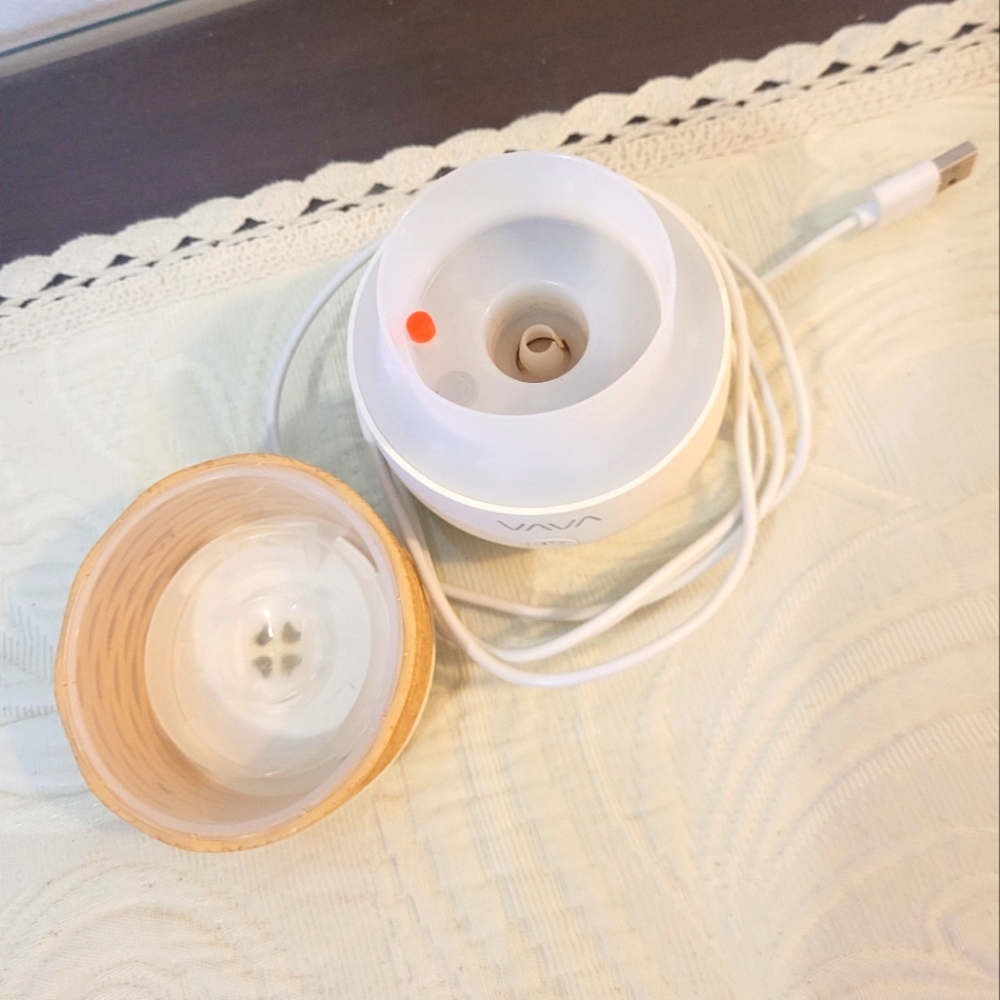 Essential oil diffuser/humidifier - Picture 2 of 3